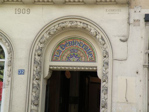  La Démocratie, immeuble, boulevard Raspail